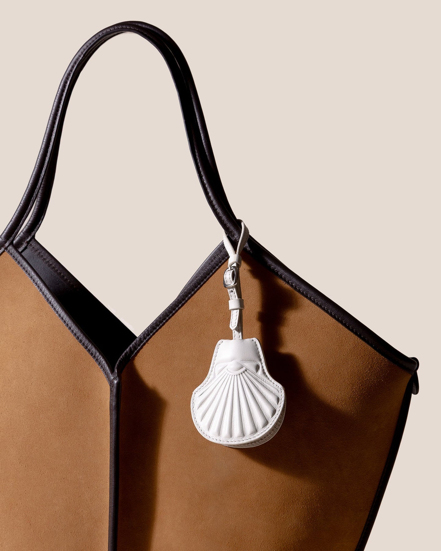 PETXINA - Embossed Leather Charm | Hereu US