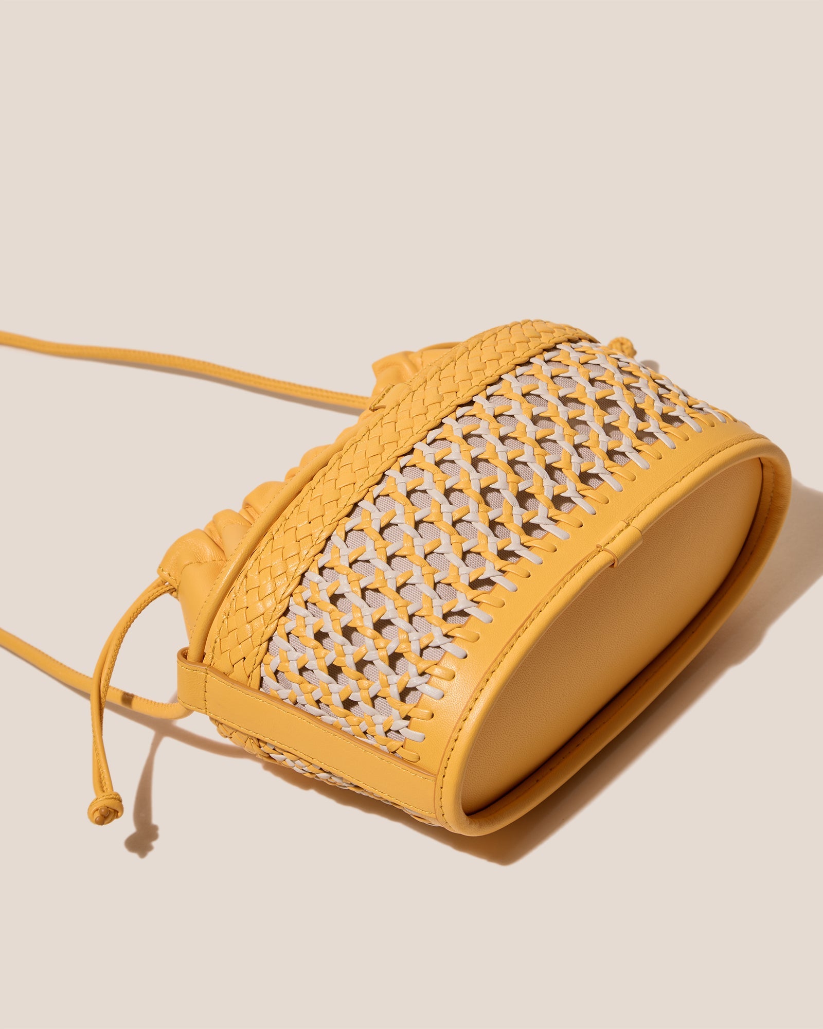 GAIA - Woven Bucket Crossbody Bag | Hereu sale