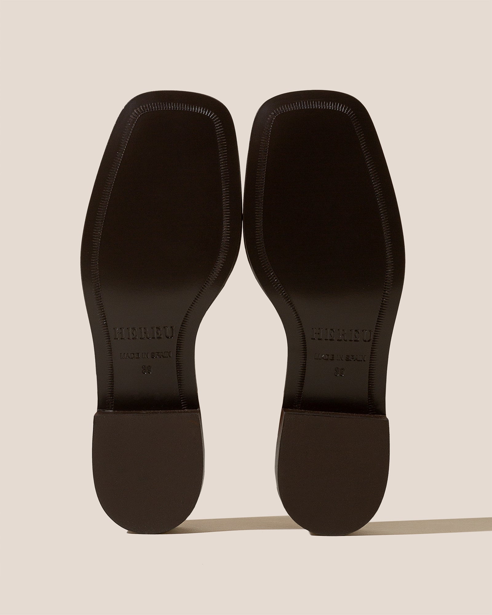 ALARO - Square-Toe T-bar Sandal | Hereu online