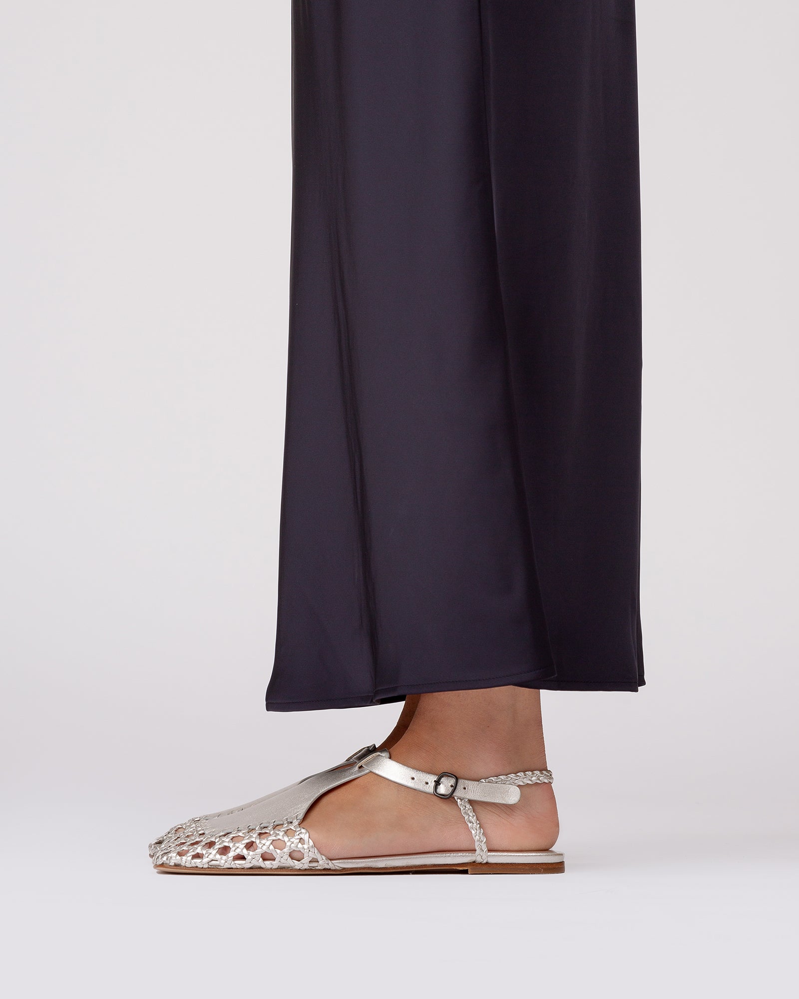 REIXA - Woven T-bar Sandal | Hereu US
