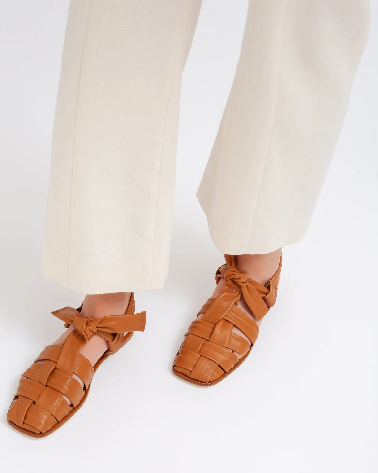 BENA - Interwoven Knotted T-bar Sandal | Hereu near me