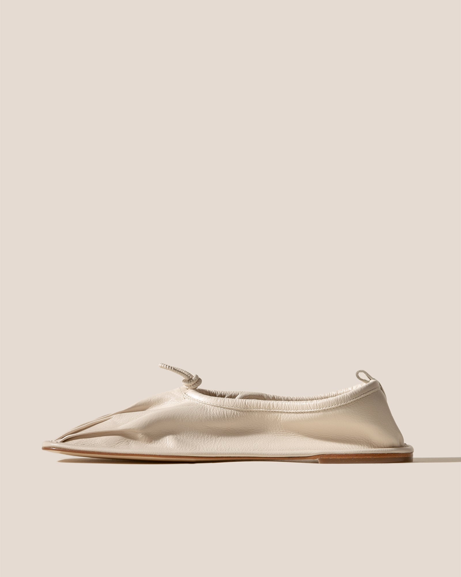 PUNTERA SUPPLE SHINY - Pleated-Toe Pump | Hereu online