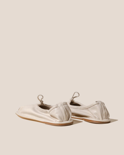 PUNTERA SUPPLE SHINY - Pleated-Toe Pump | Hereu online
