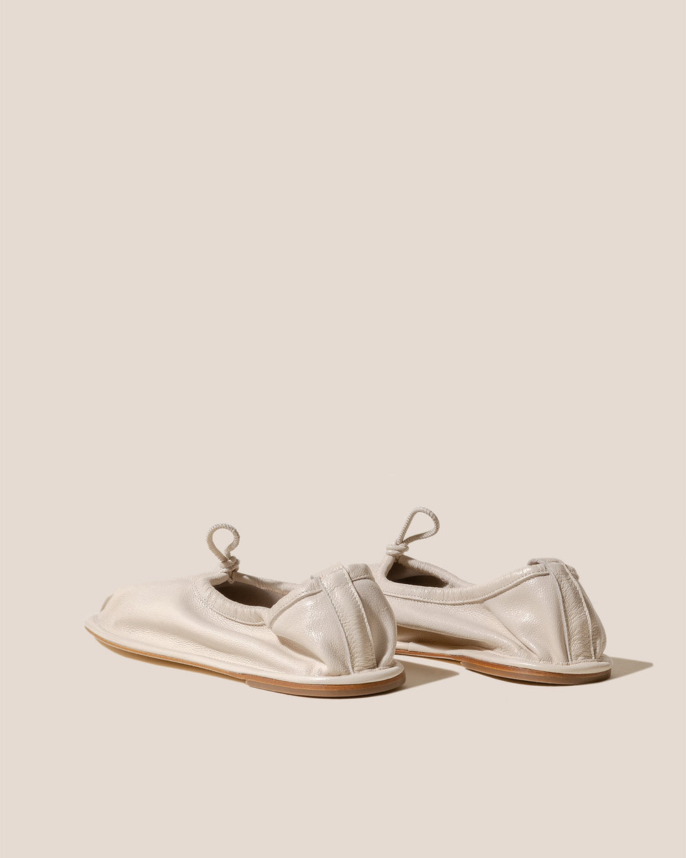 PUNTERA SUPPLE SHINY - Pleated-Toe Pump | Hereu online