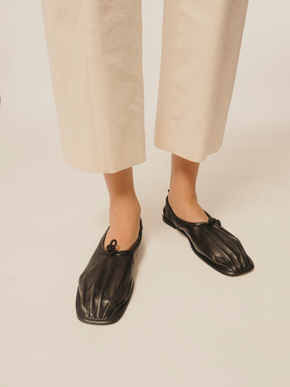 PUNTERA SUPPLE SHINY - Pleated-Toe Pump | Hereu near me
