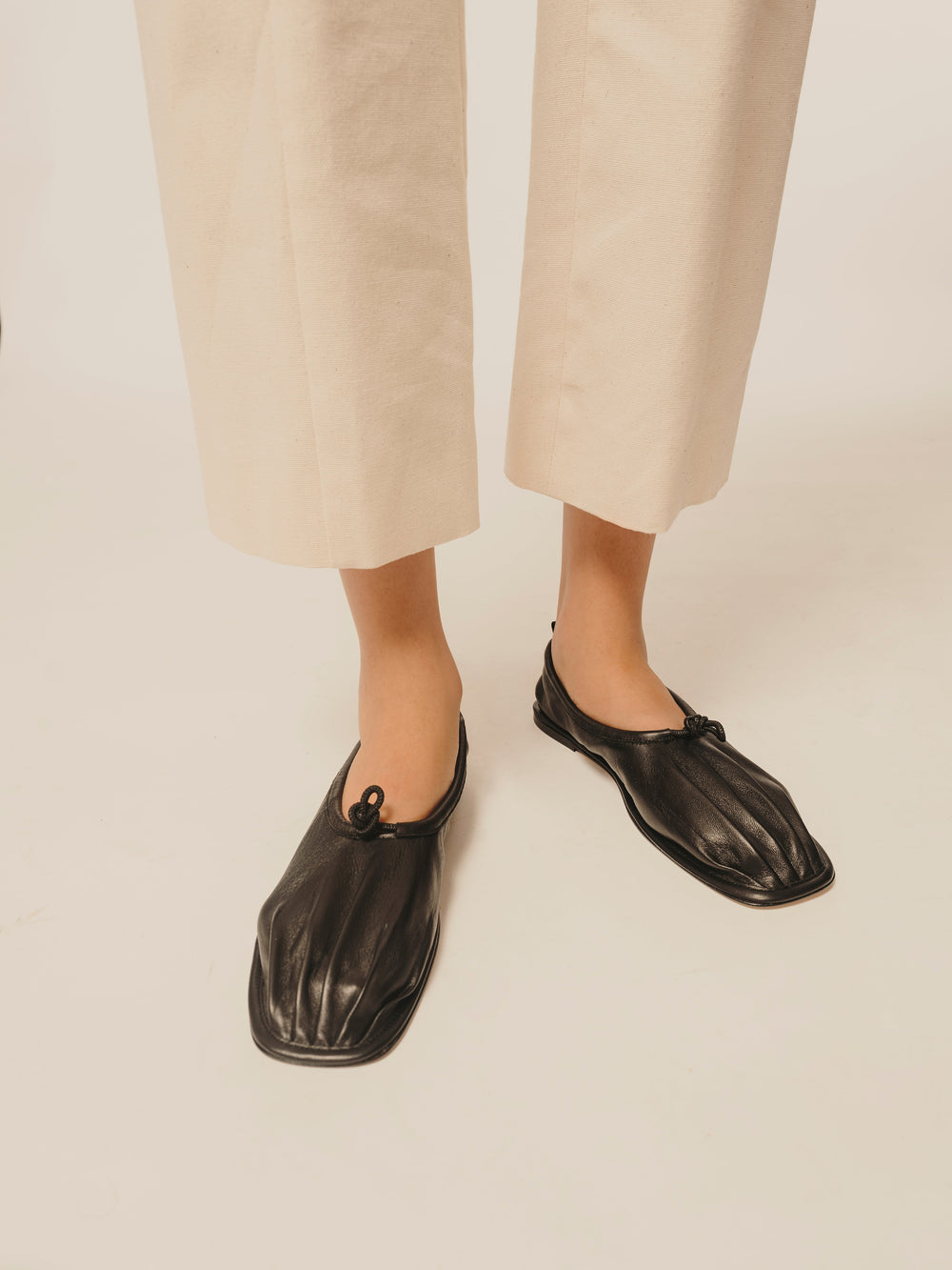 PUNTERA SUPPLE SHINY - Pleated-Toe Pump | Hereu near me