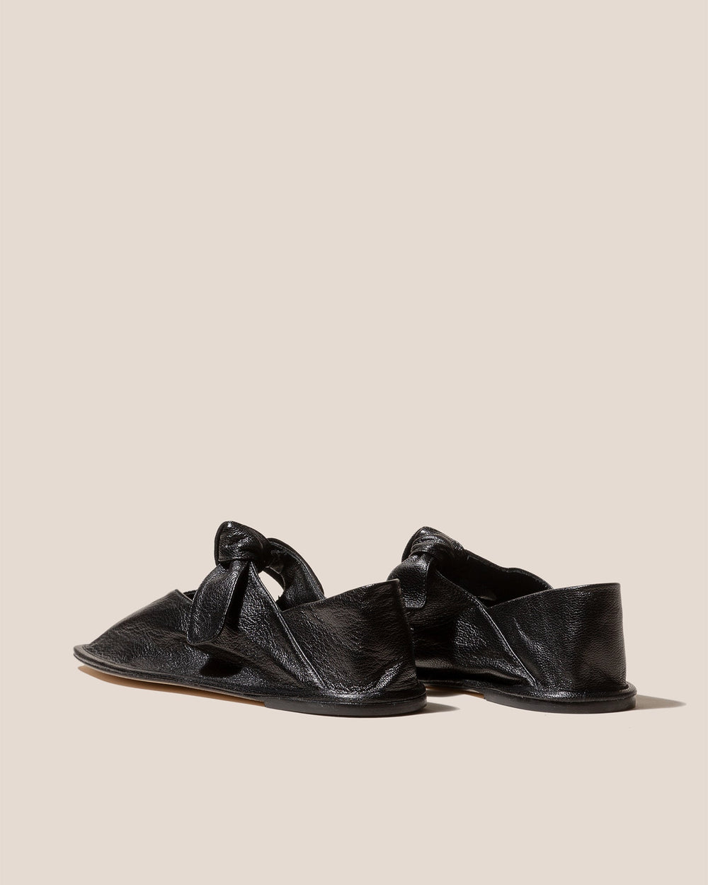 LLASADA SUPPLE SHINY - Front-Knot Pump | Hereu outlet