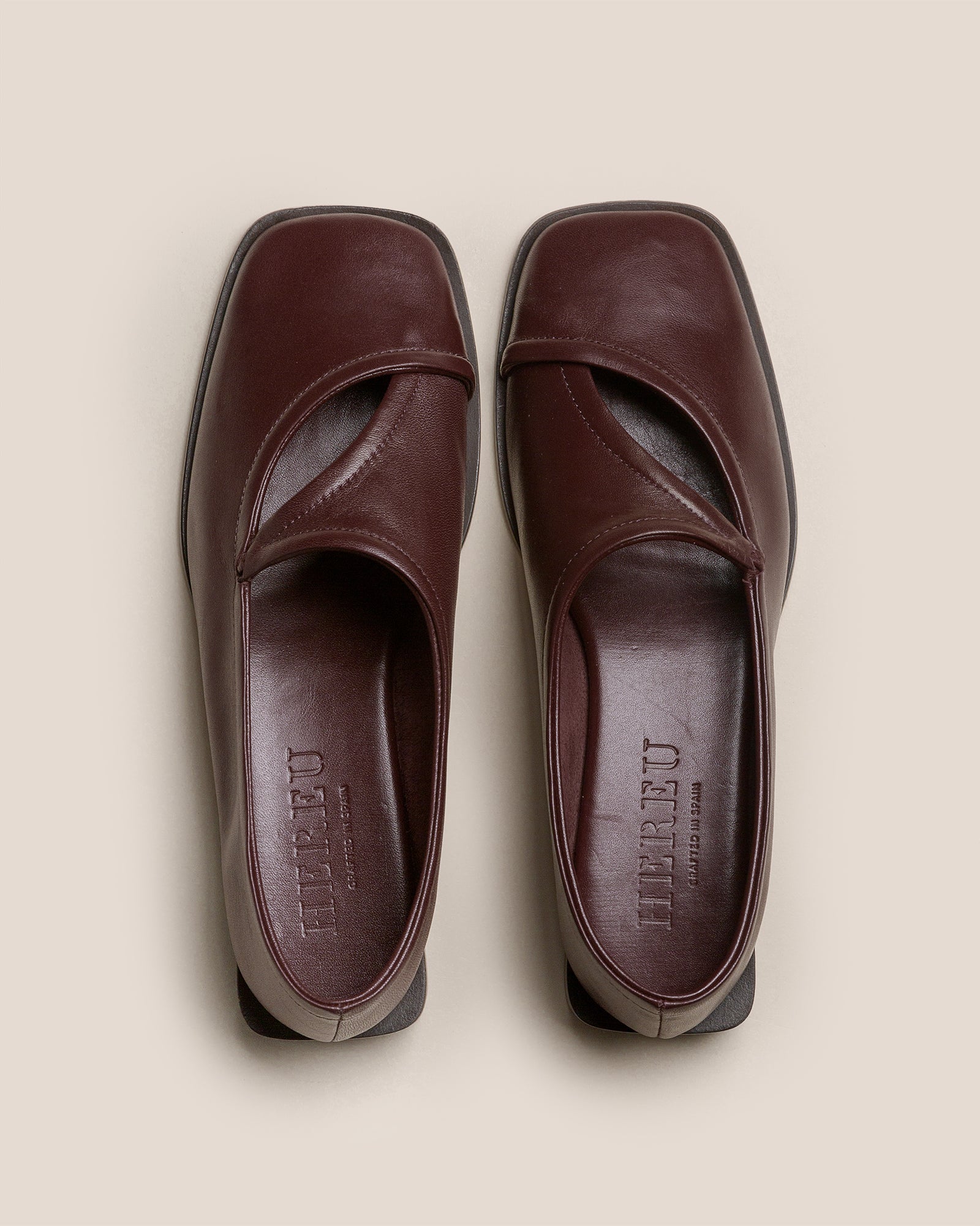PETRA - Asymmetrical Pump | Hereu outlet