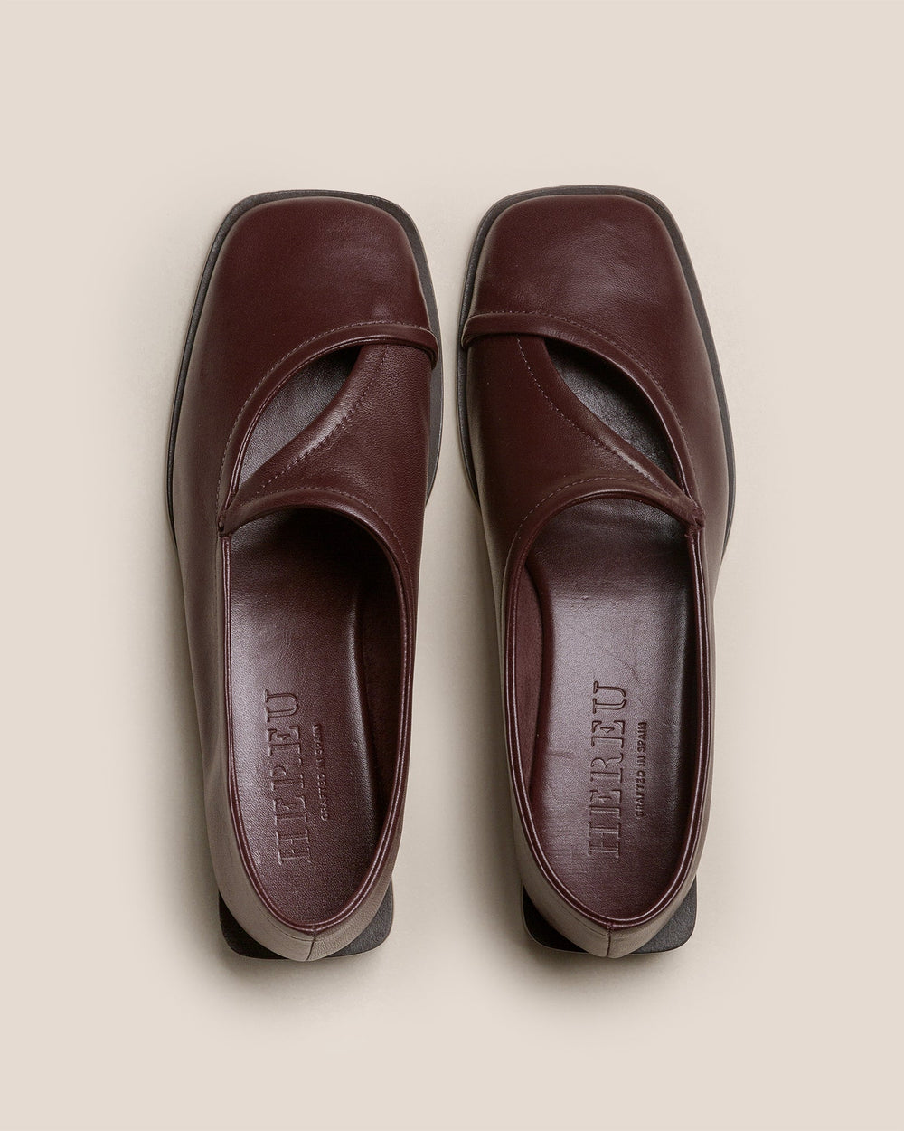 PETRA - Asymmetrical Pump | Hereu outlet