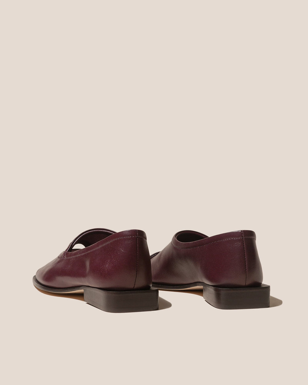 PETRA - Asymmetrical Pump | Hereu outlet