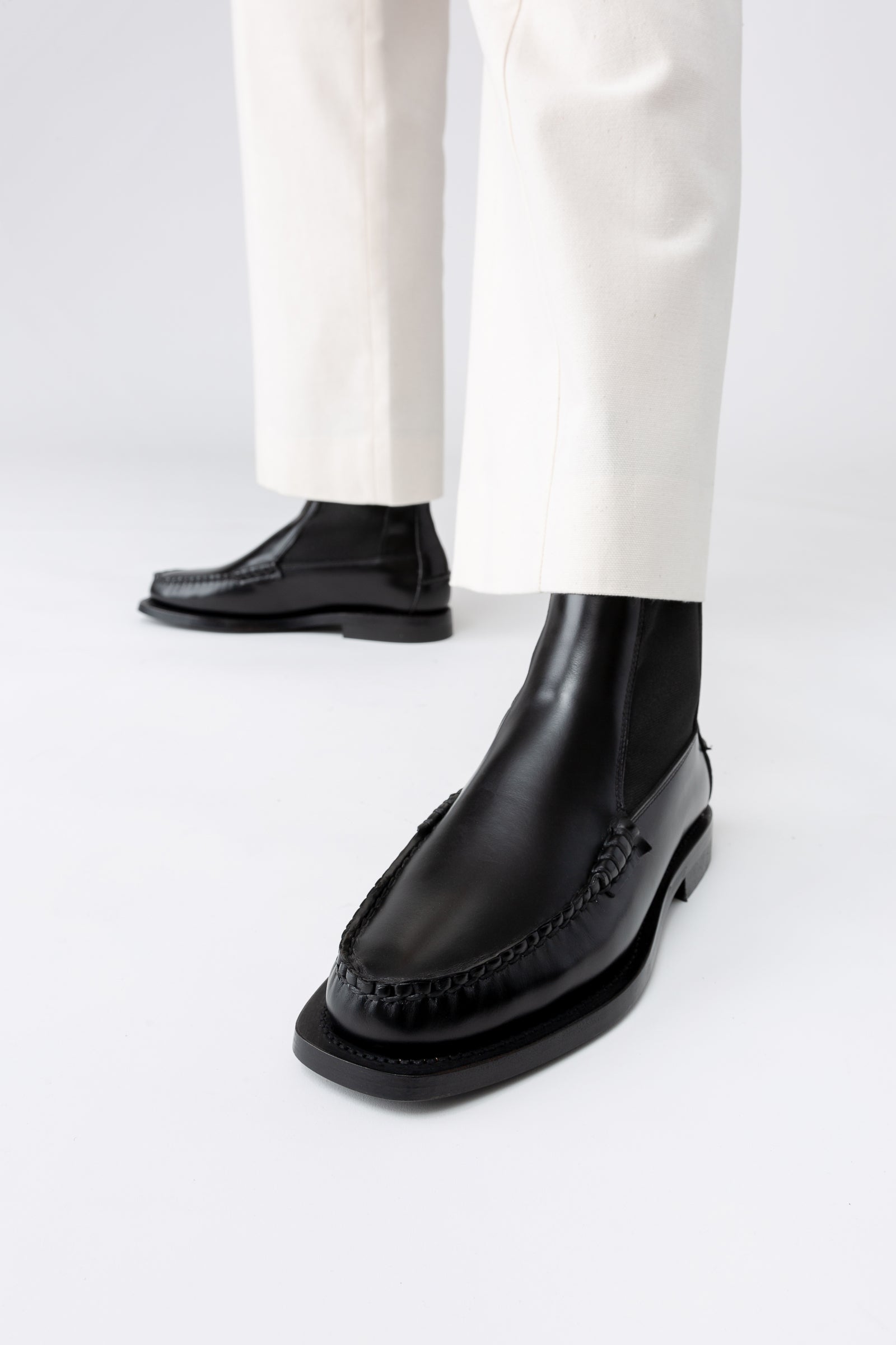 ALDA - Low-calf Chelsea Boot | Hereu on sale