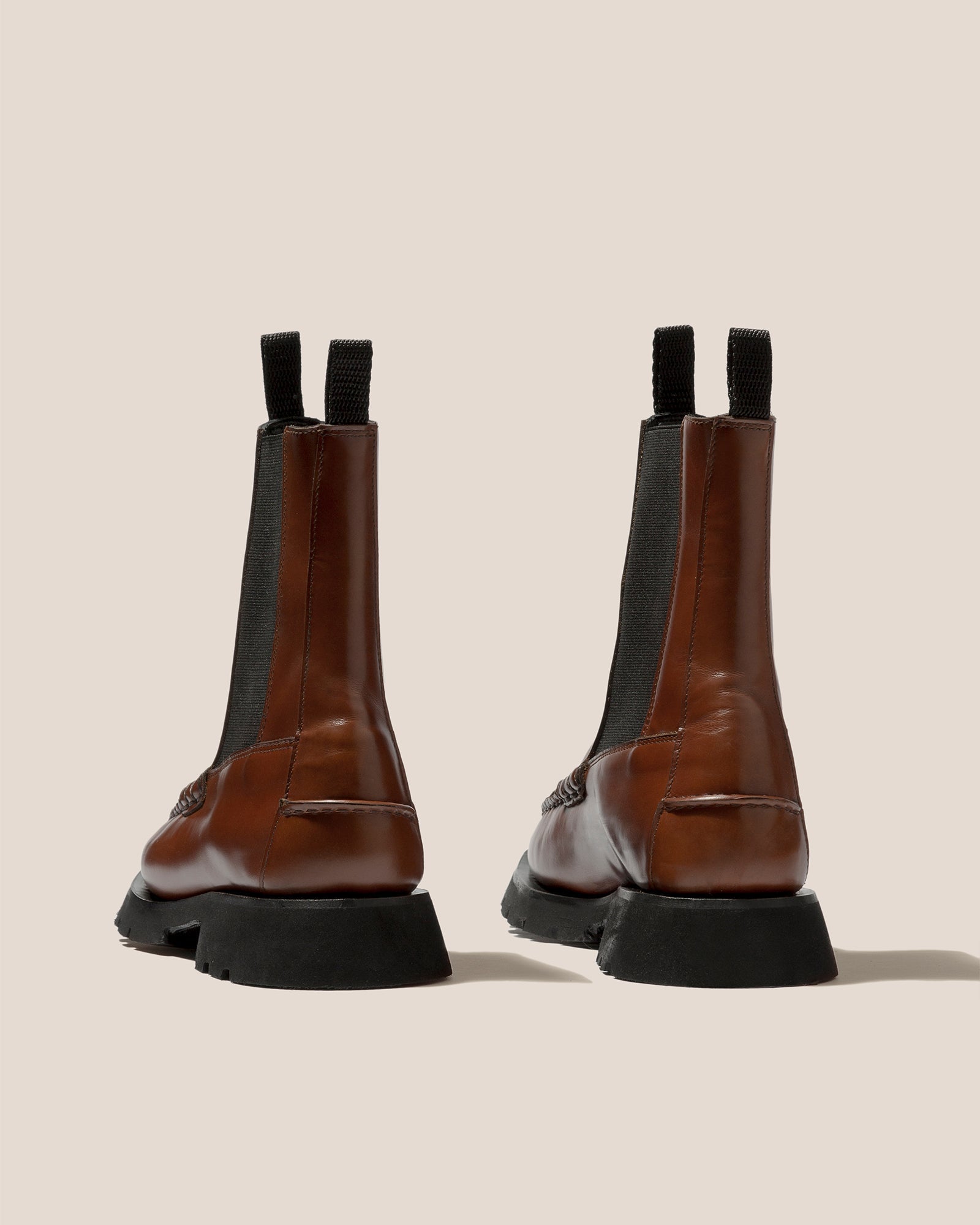 ALDA SPORT - Tread Sole Low-calf Chelsea Boot | Hereu near me