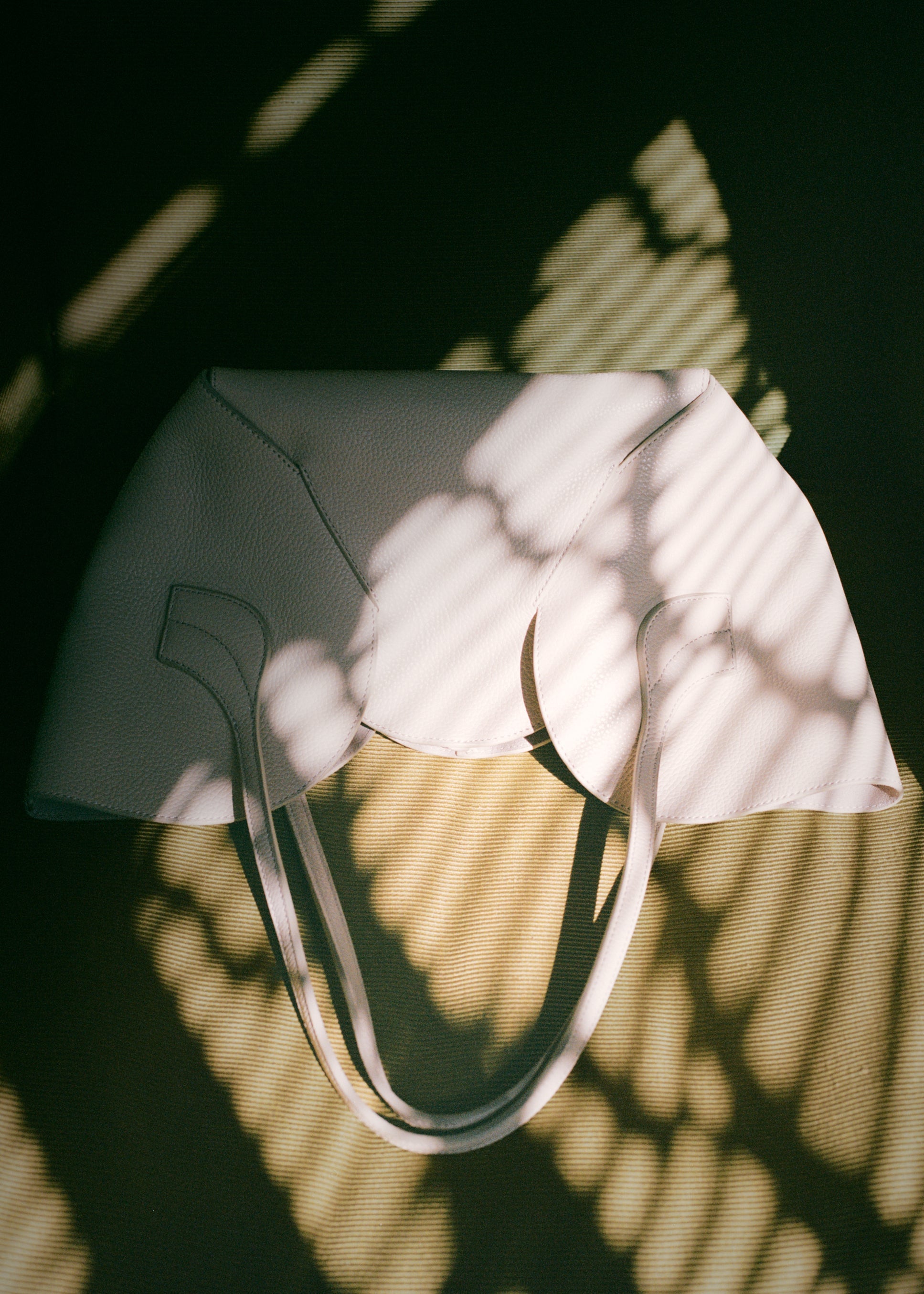 SEPAL S GRAINY - Tulip Shape Zipped Tote Bag | Hereu discount
