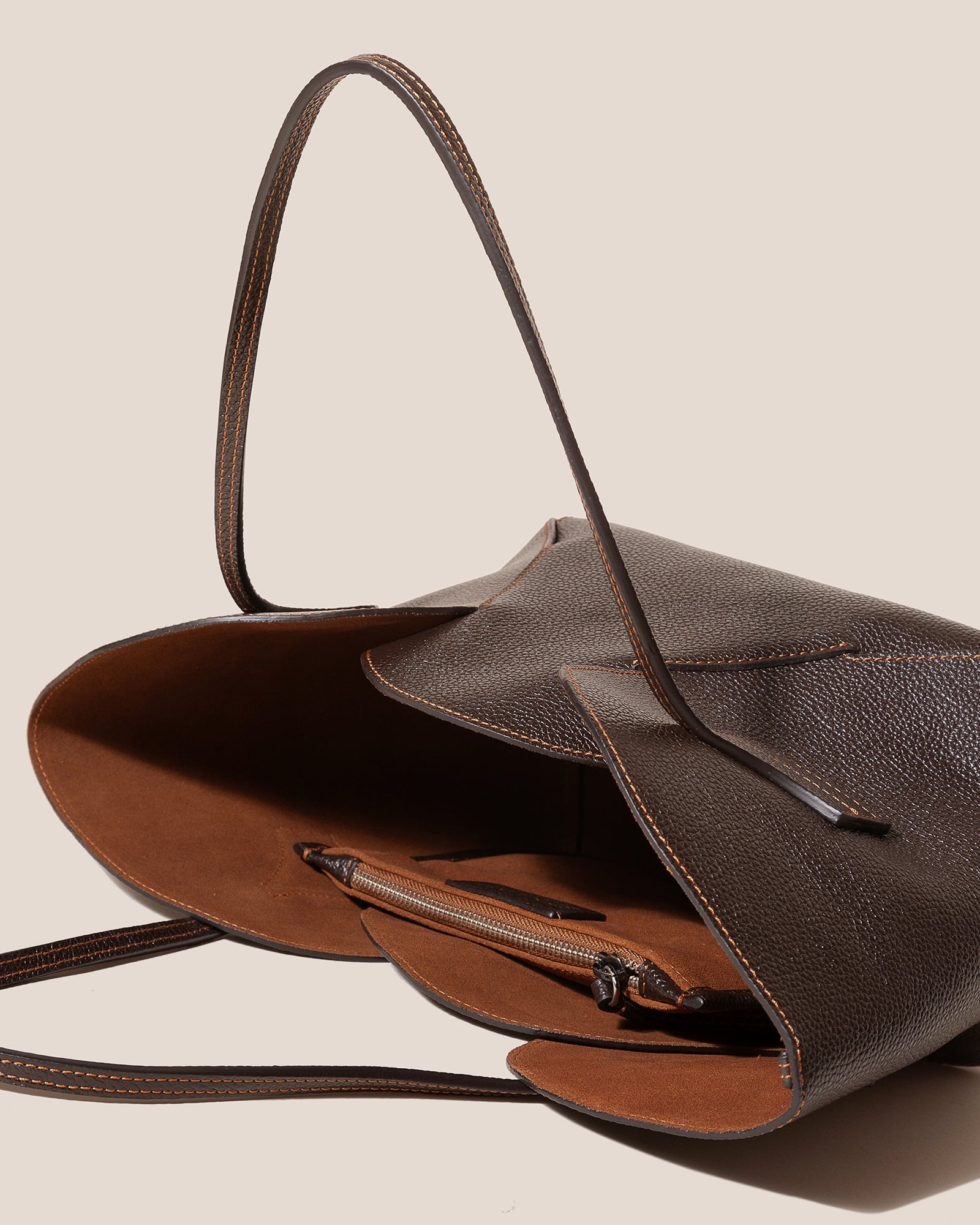 SEPAL S GRAINY - Tulip Shape Zipped Tote Bag | Hereu US