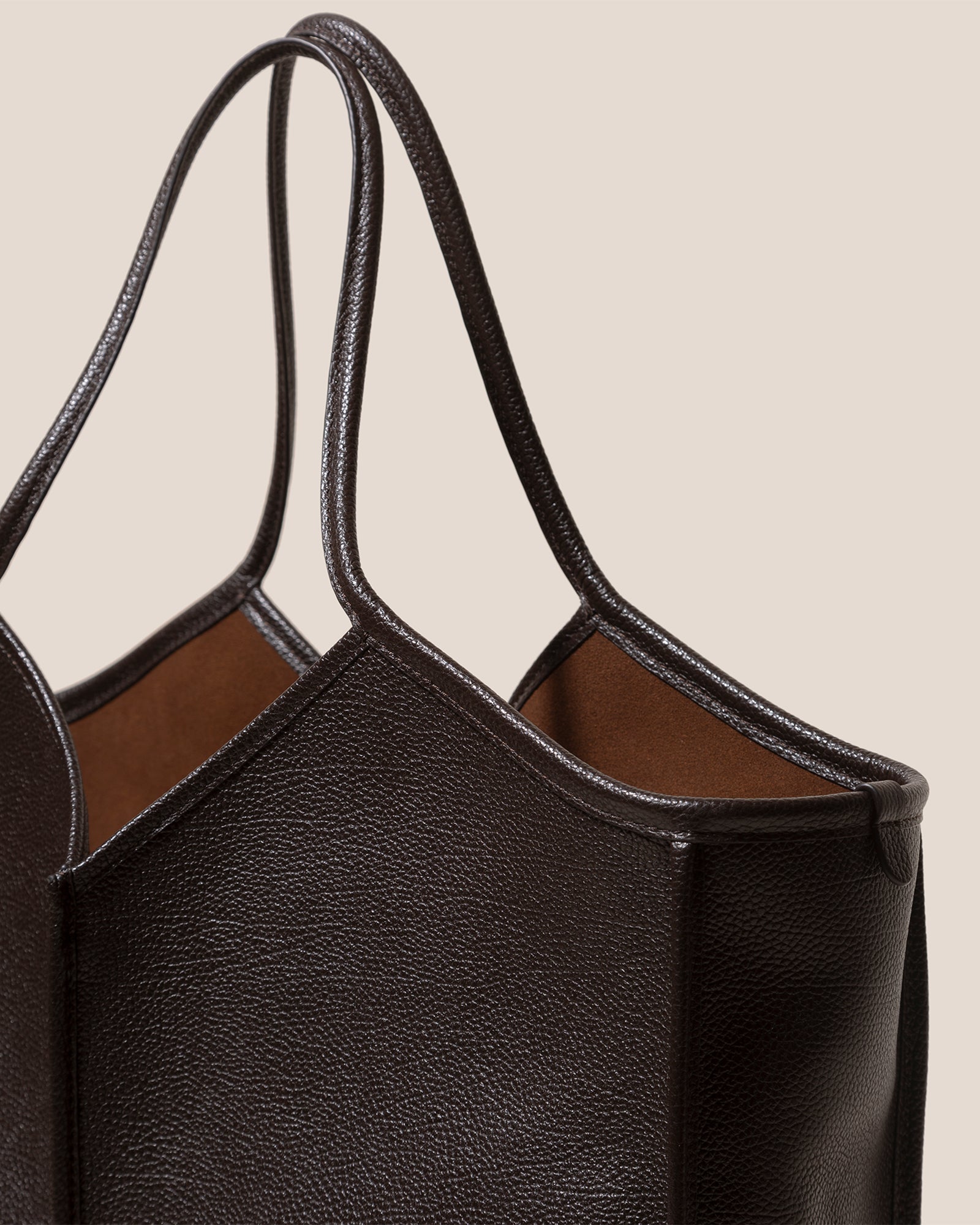 CALELLA SQUARED MEDIUM GRAINY - Leather-trimmed Tote Bag | Hereu near me