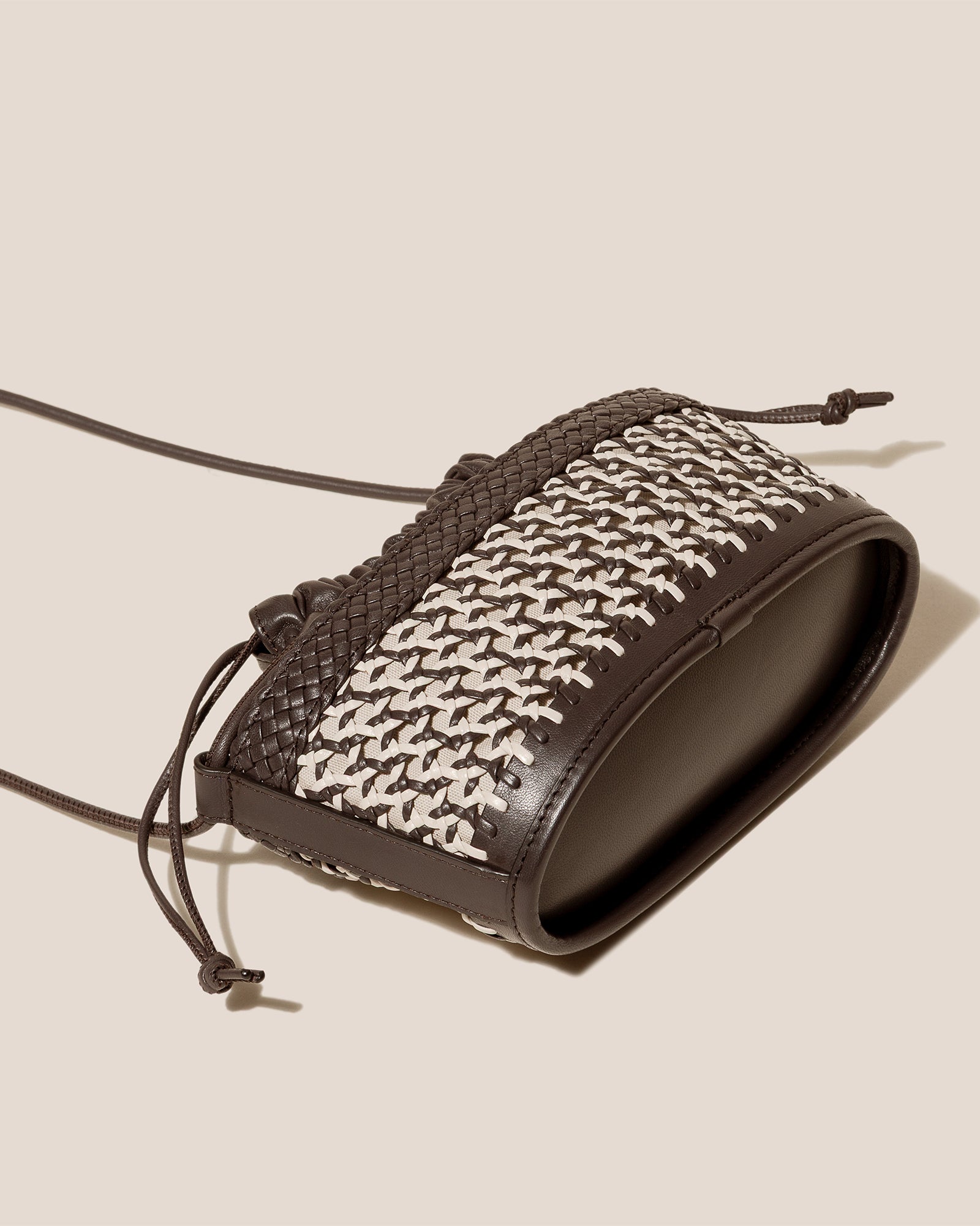 GAIA - Woven Bucket Crossbody Bag | Hereu US