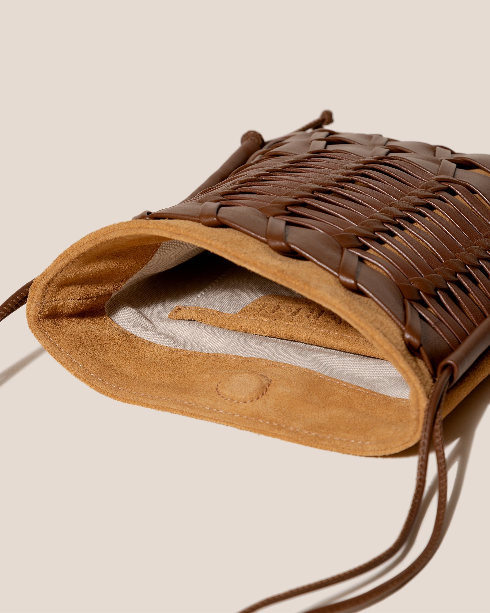 TRENA SUEDE - Flat Square Crossbody Bag | Hereu outlet