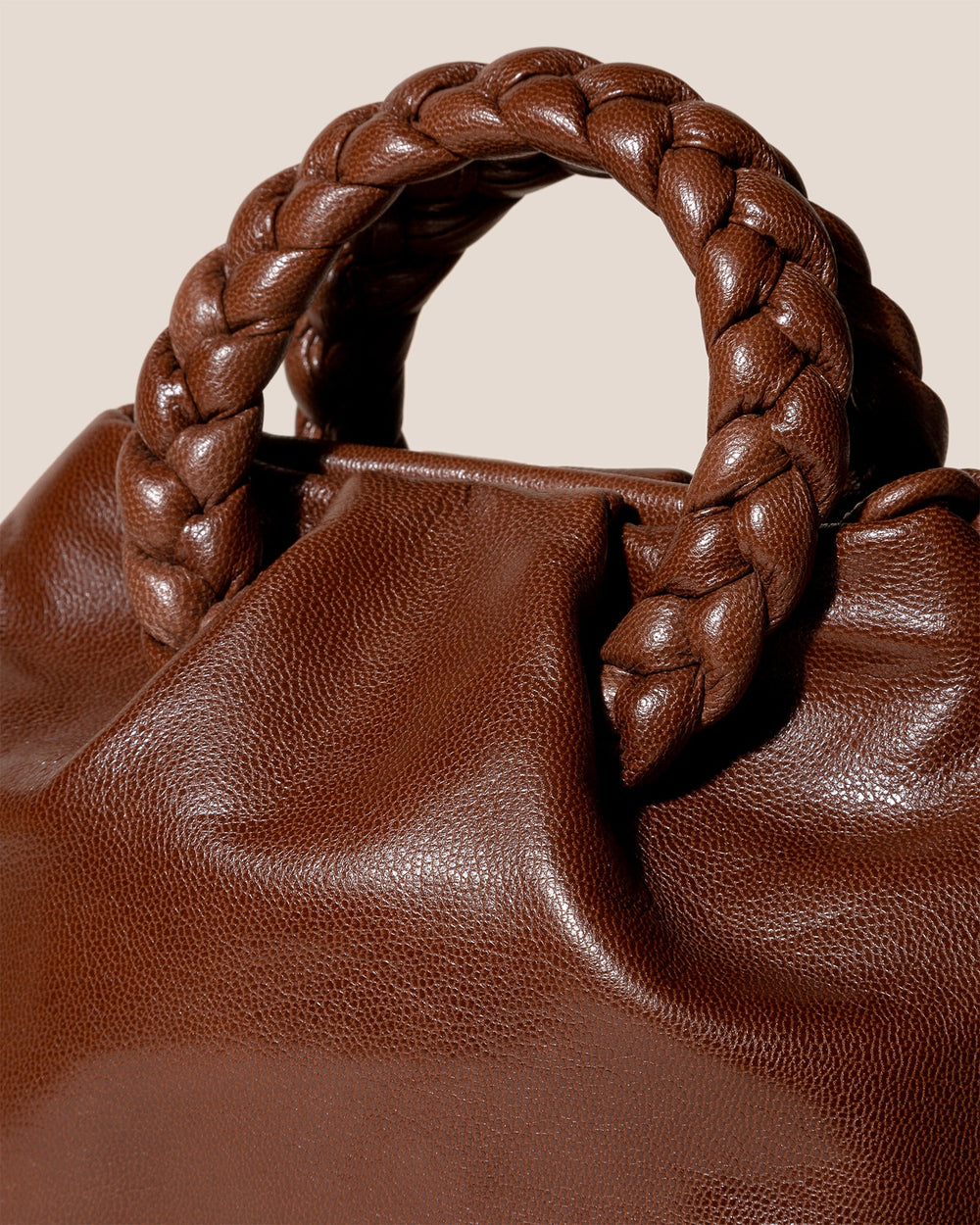 BOMBON M SUPPLE SHINY - Medium Plaited-handle Leather Handbag | Hereu discount