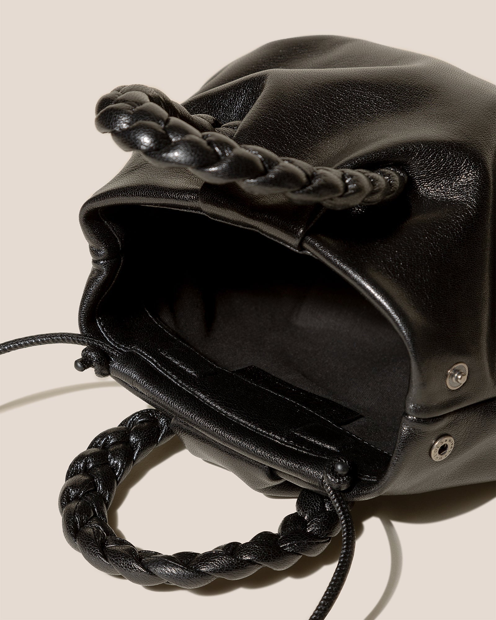 BOMBON M SUPPLE SHINY - Medium Plaited-handle Leather Handbag | Hereu US