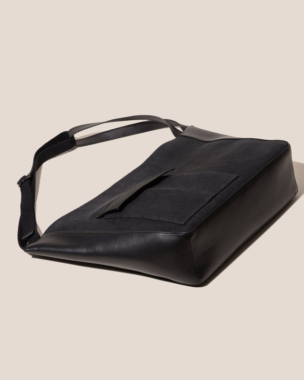 VINCLE L - Messenger Bag | Hereu outlet