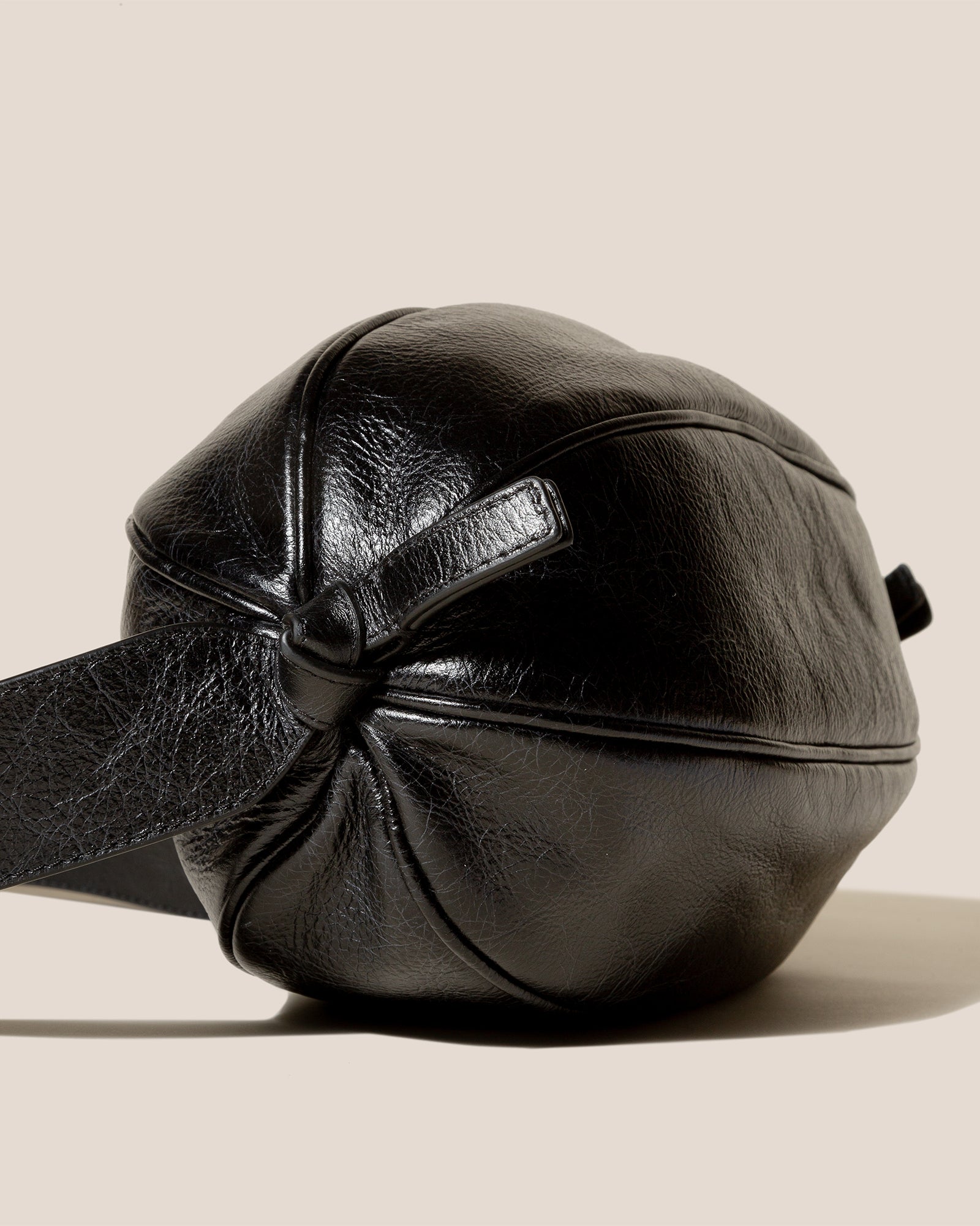 BOYA L DISTRESSED - Ball-Shaped Crossbody Bag | Hereu on sale