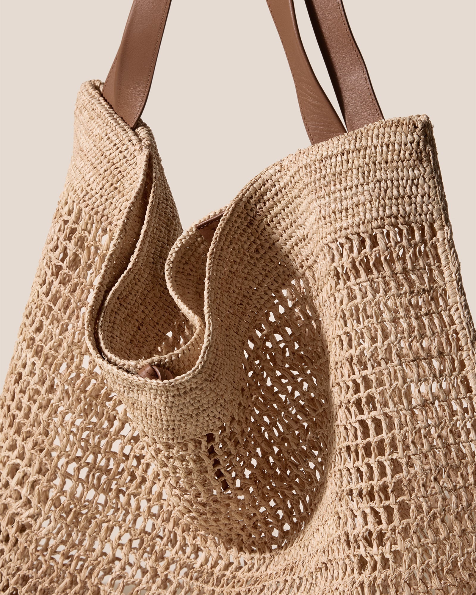 CADOR RAFFIA MESH - Slouchy Shoulder Bag | Hereu near me