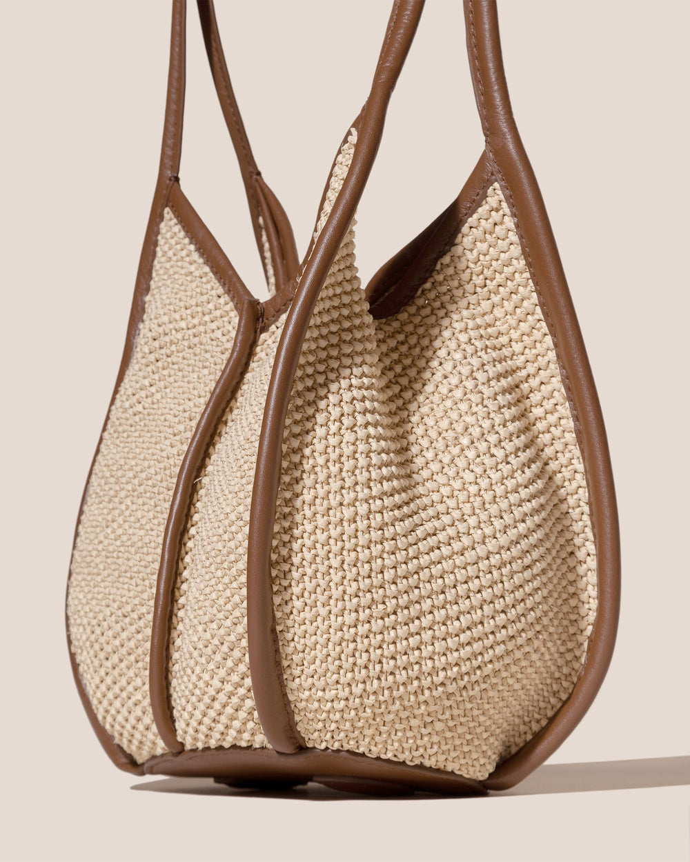 CALELLA BUCKET SOFT RAFFIA - Leather-trimmed Shoulder Bag | Hereu outlet
