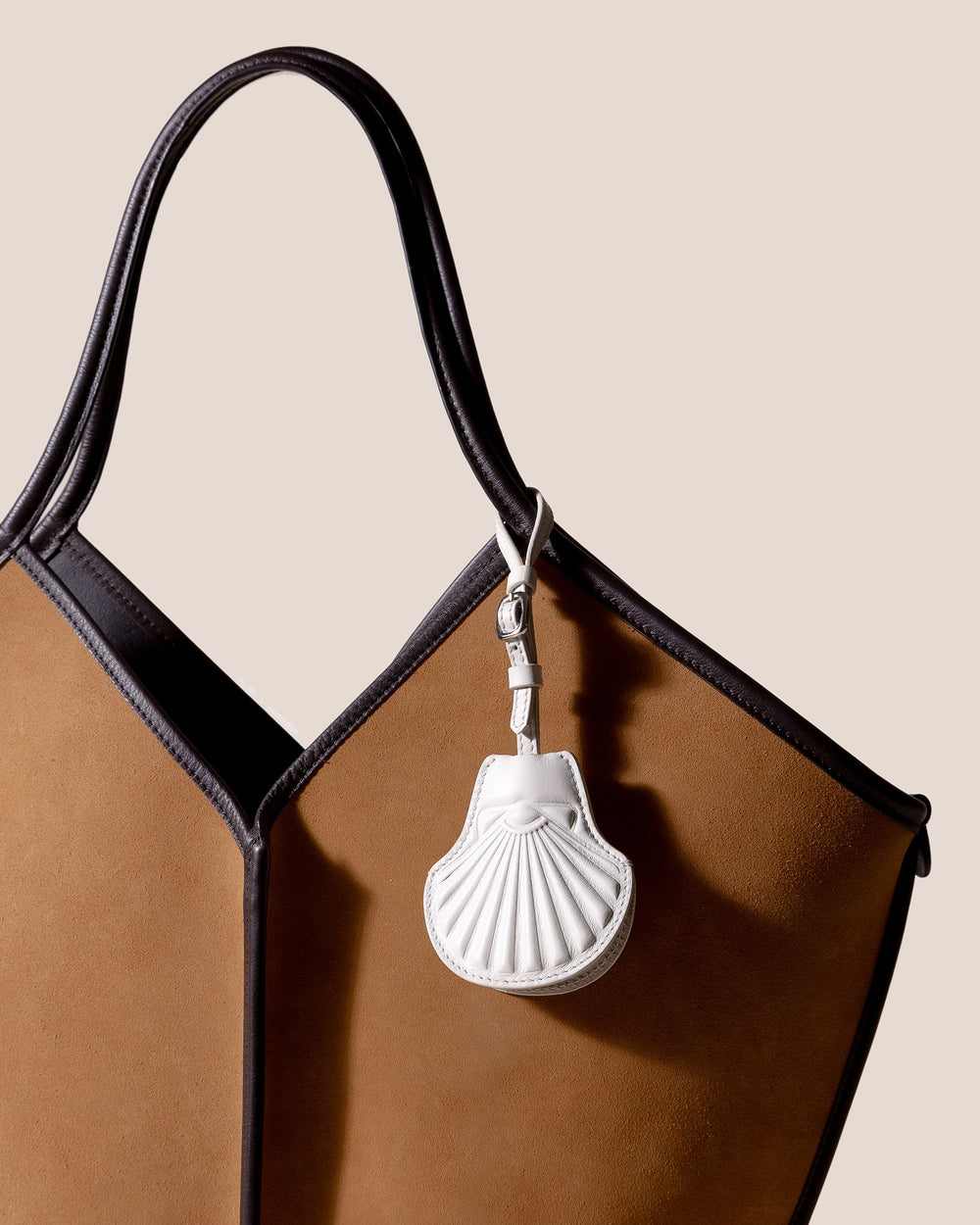 PETXINA - Embossed Leather Charm | Hereu US