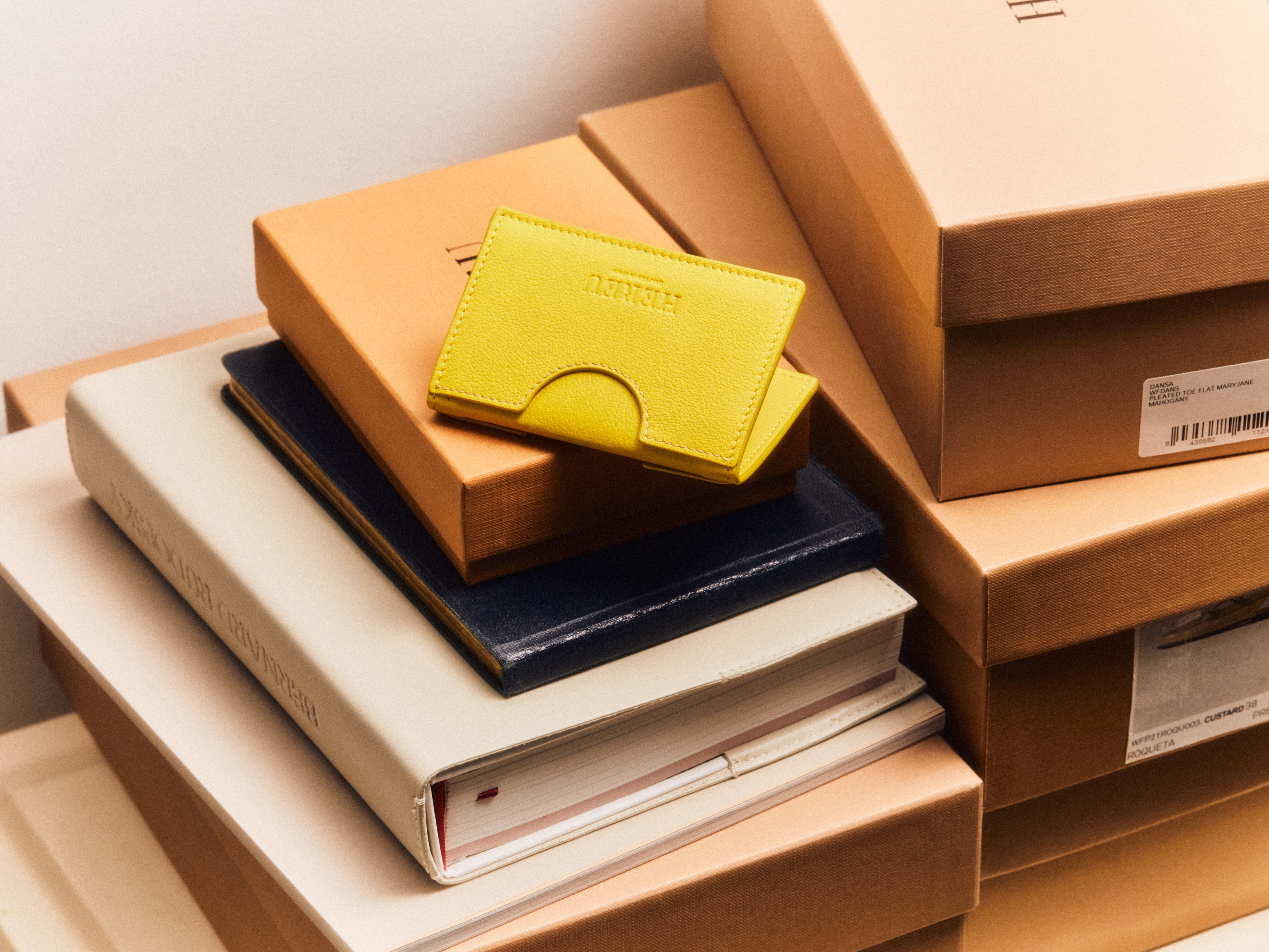 RODONA - Foldable Leather Card Holder | Hereu near me