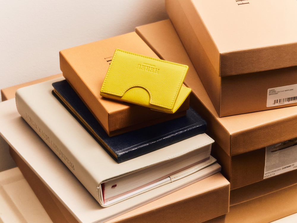 RODONA - Foldable Leather Card Holder | Hereu near me