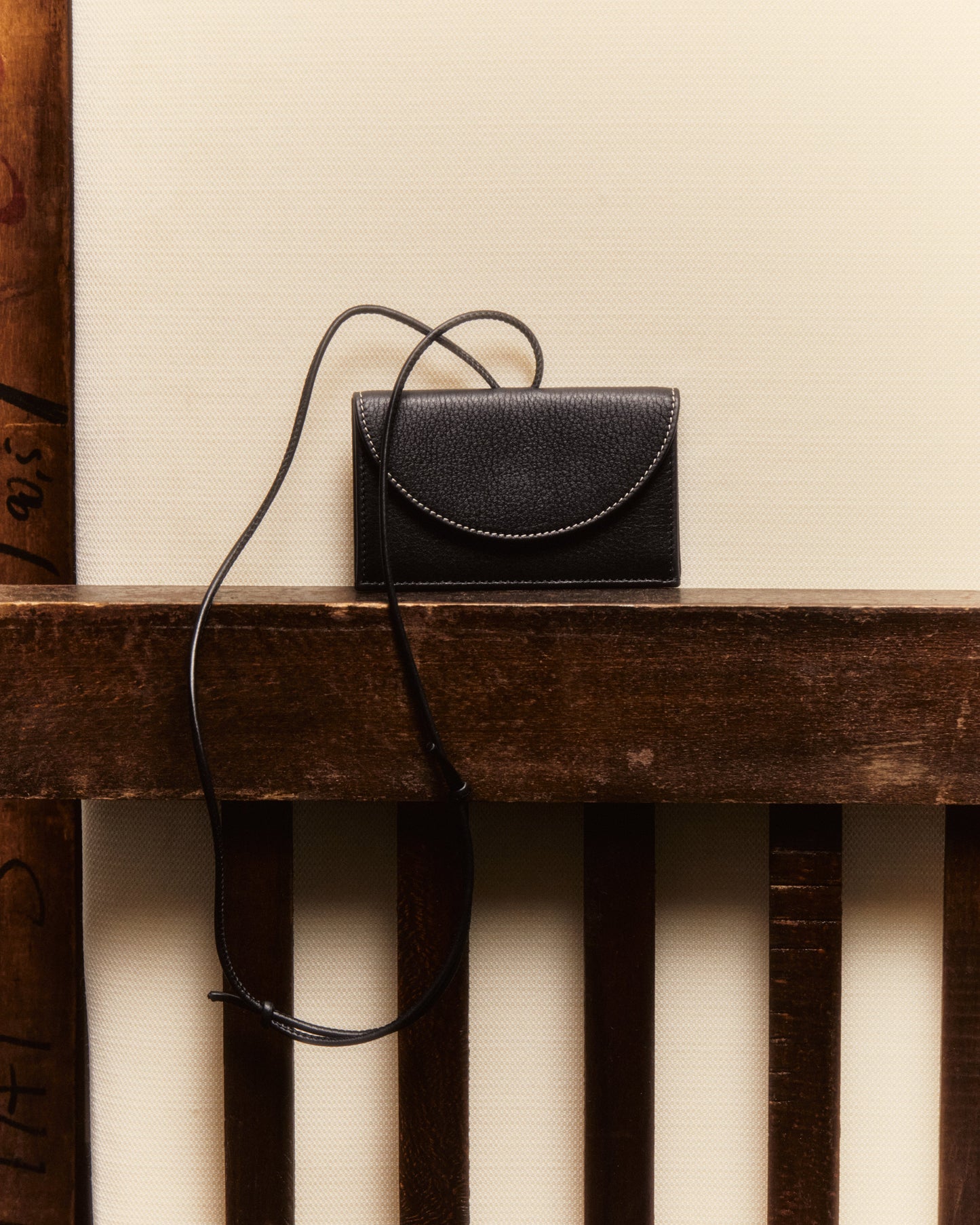 PENJAT - Leather Wallet with Strap | Hereu online