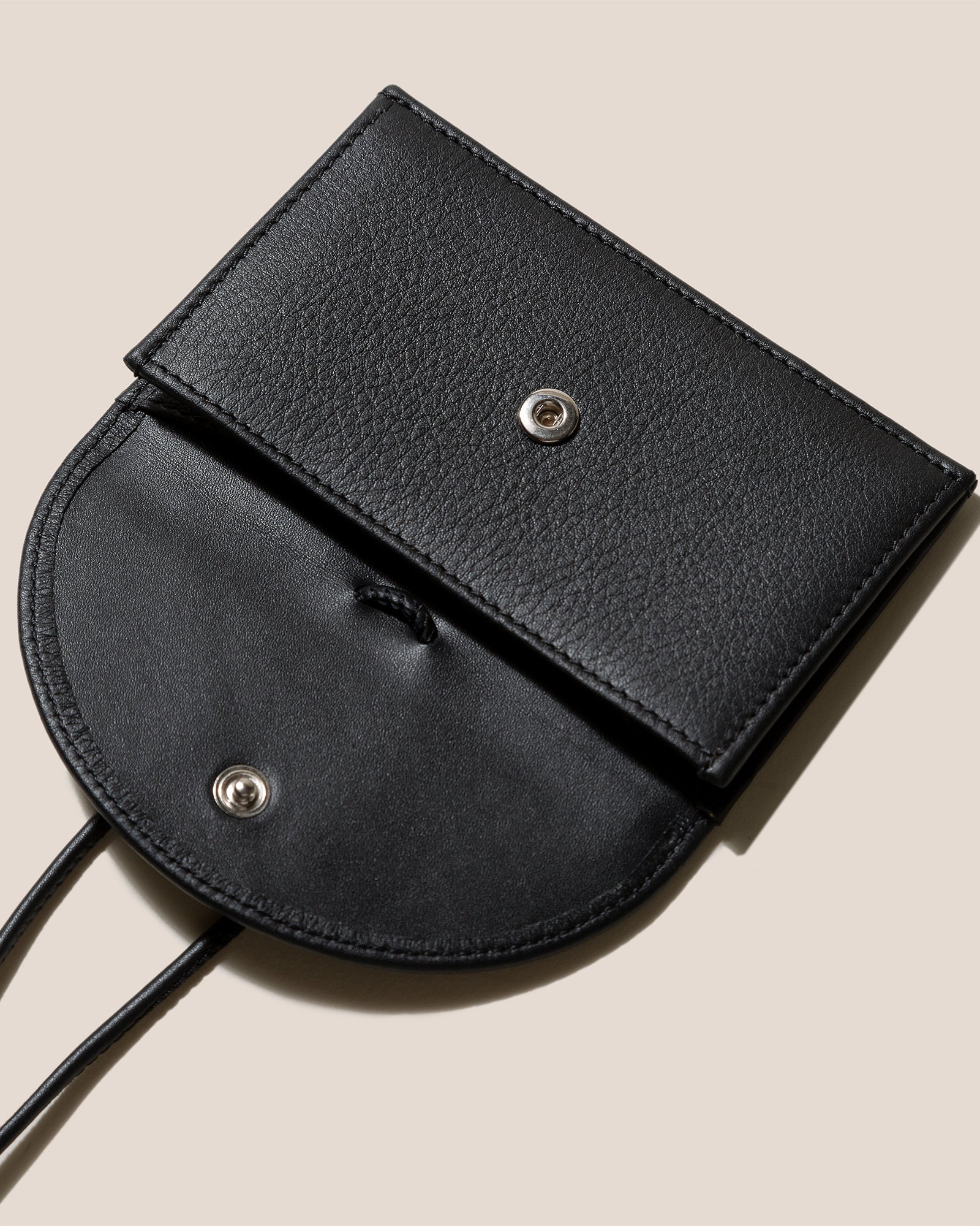 PENJAT - Leather Wallet with Strap | Hereu online