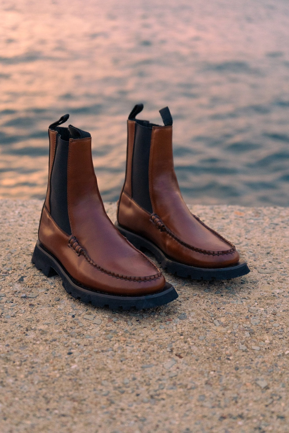 ALDA SPORT - Tread Sole Low-calf Chelsea Boot | Hereu near me