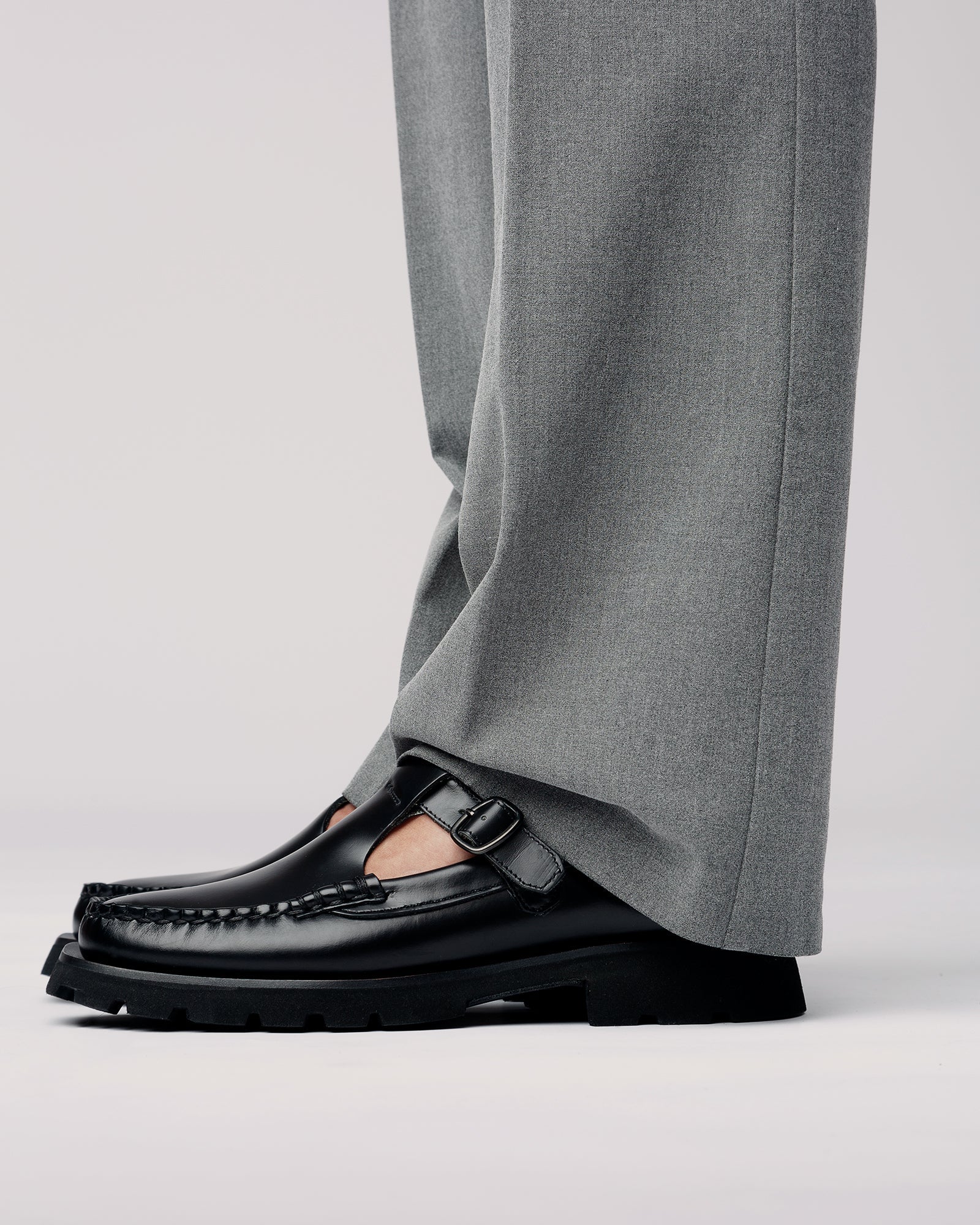ALBER SPORT - Tread Sole T-Bar Loafer | Hereu sale