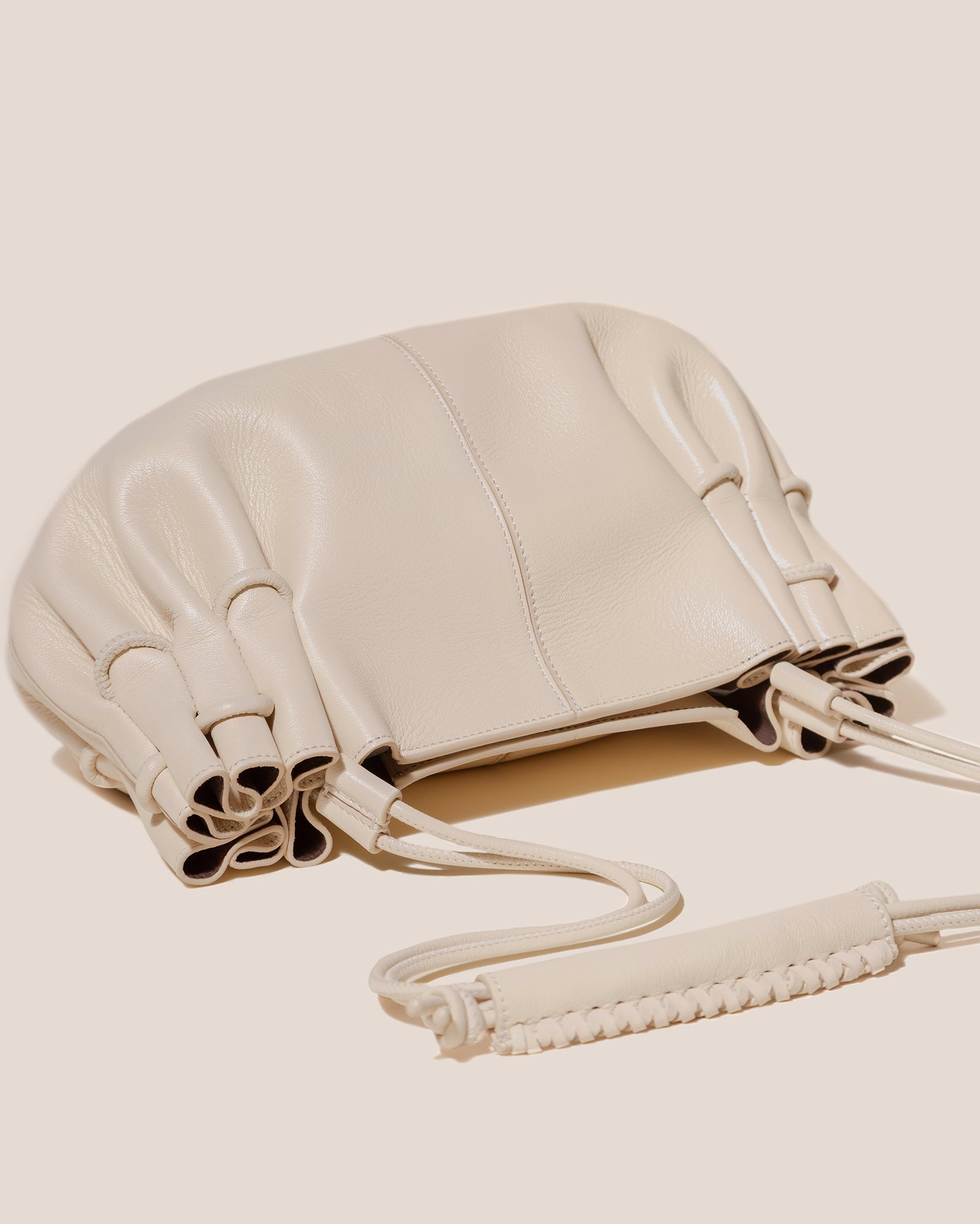 ARTA - Pleated Shoulder Bag | Hereu outlet