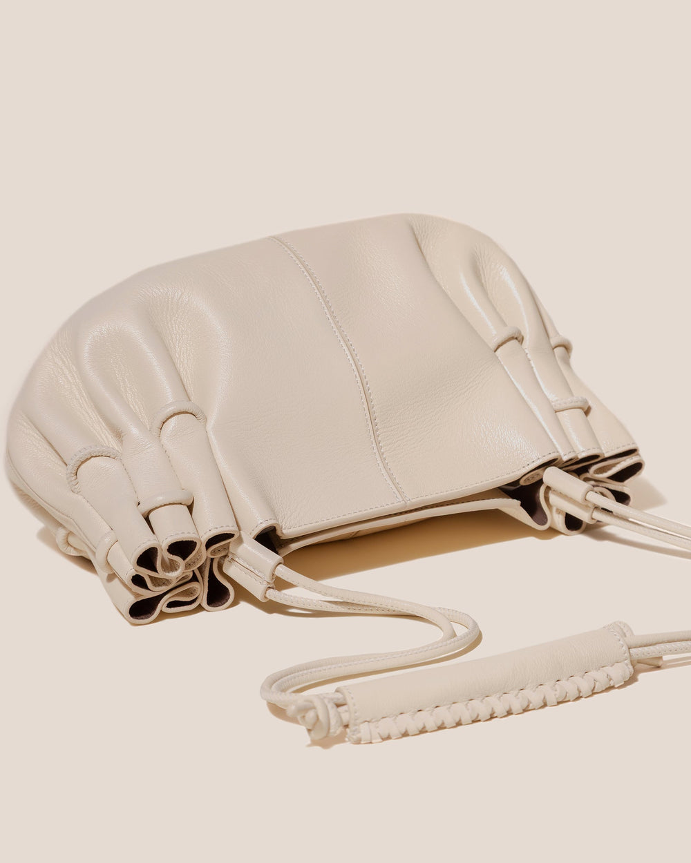 ARTA - Pleated Shoulder Bag | Hereu outlet