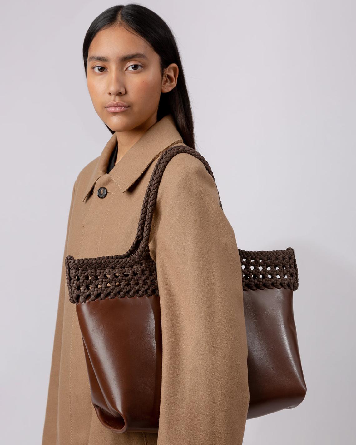 Hereu Shoulder Bags | ELMA L - Braided Top Big Shoulder Bag - Women/Men