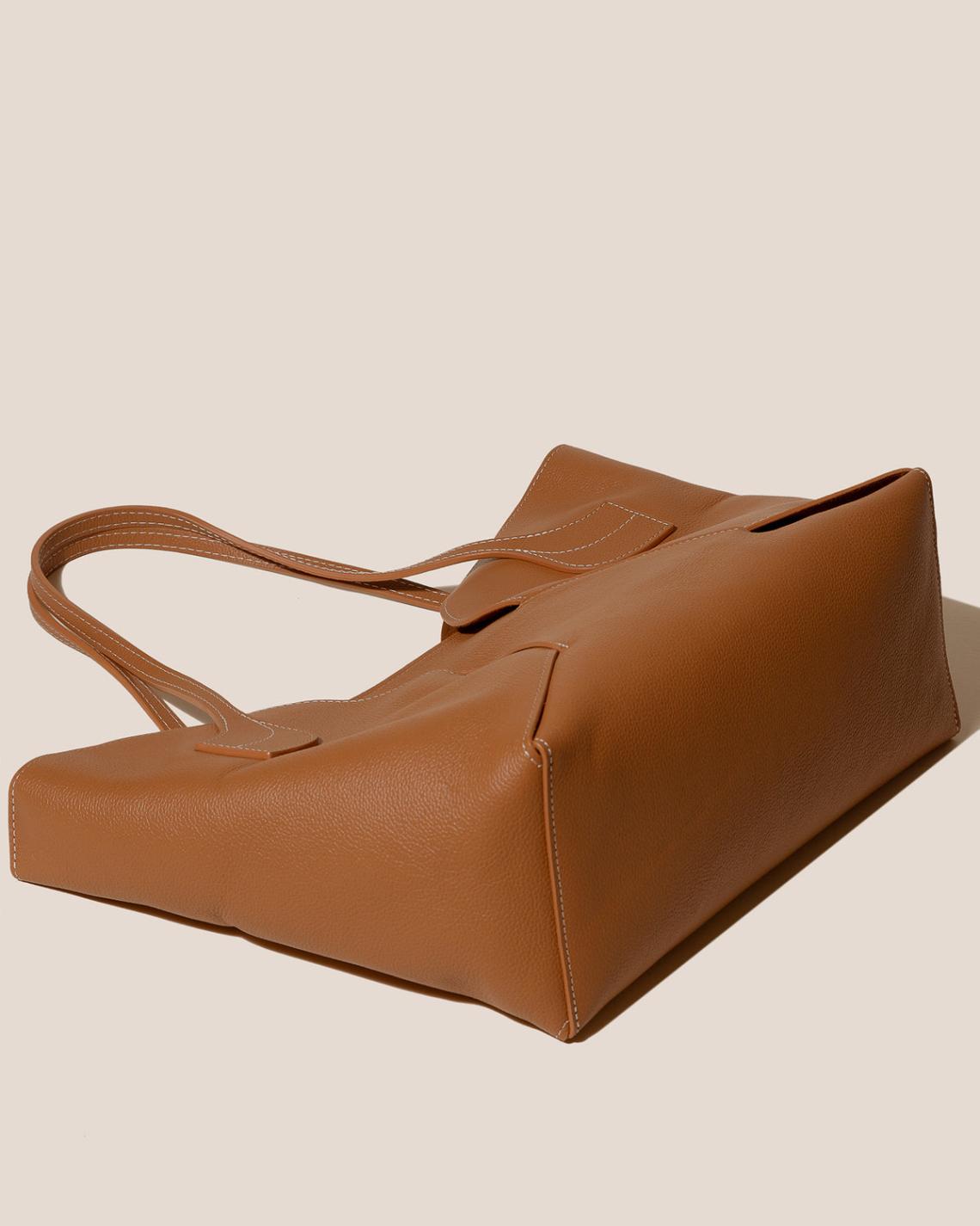 Hereu Shoulder Bags | SEPAL L GRAINY - Large Tulip Shape Zipped Tote Bag - Women