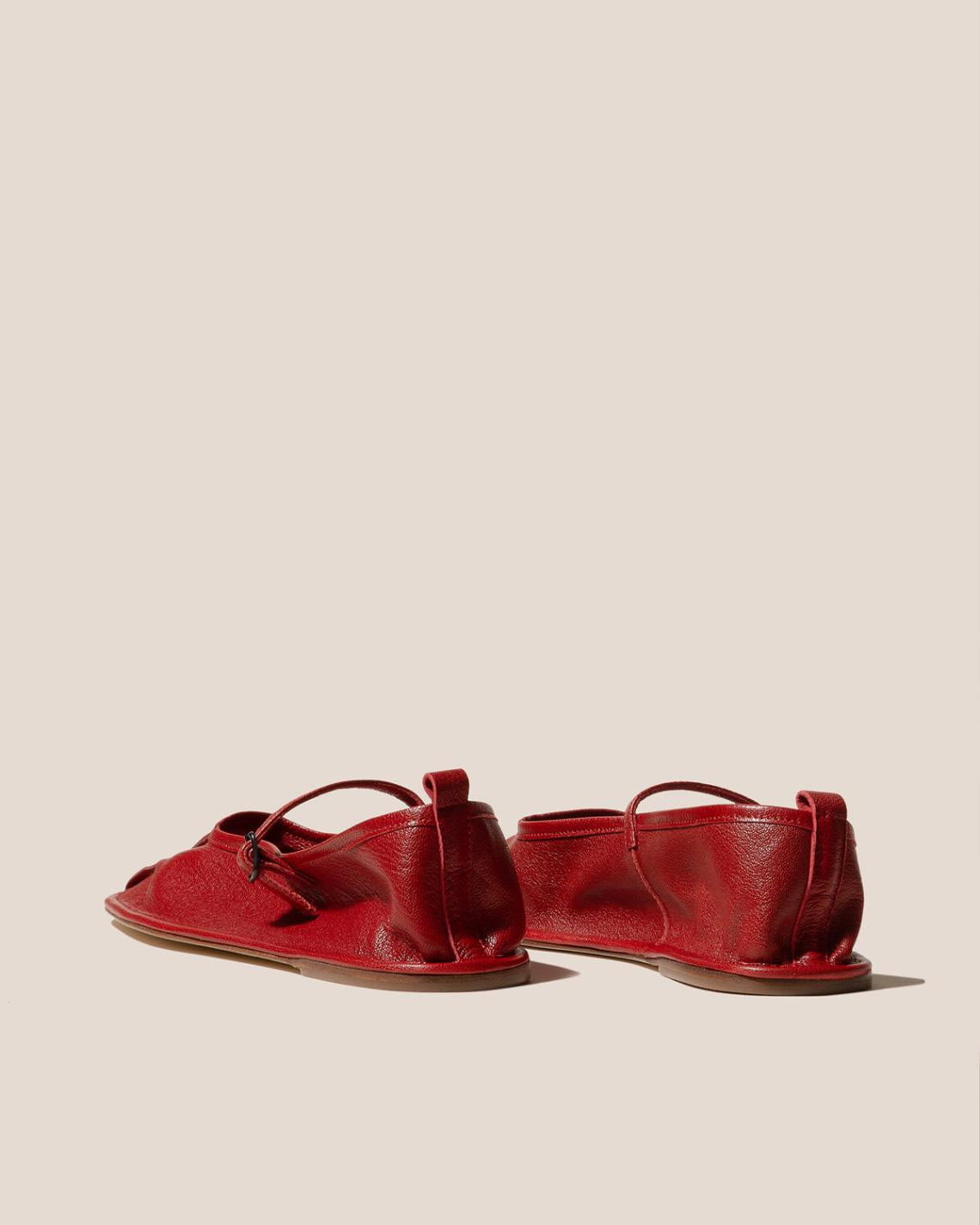 Hereu Soft Shoes | DANSA SUPPLE SHINY - Pleated-Toe Mary Jane Pump - Women