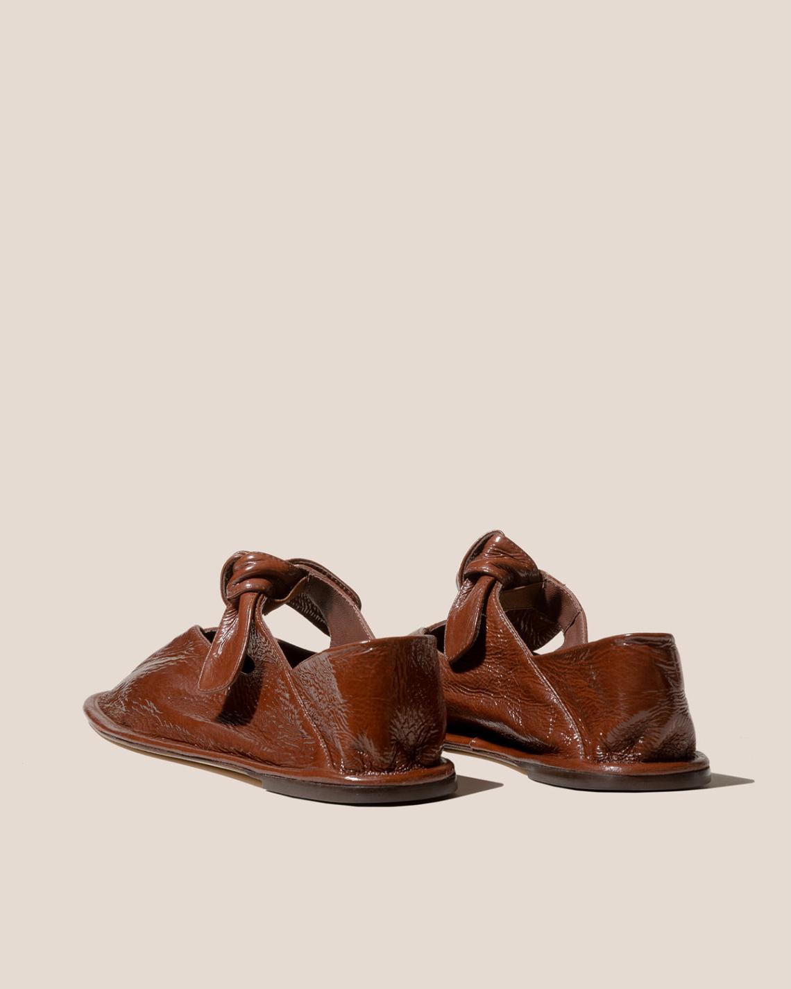 Hereu Soft Shoes | LLASADA CRINKLED GLOSSY - Front-Knot Pump - Women