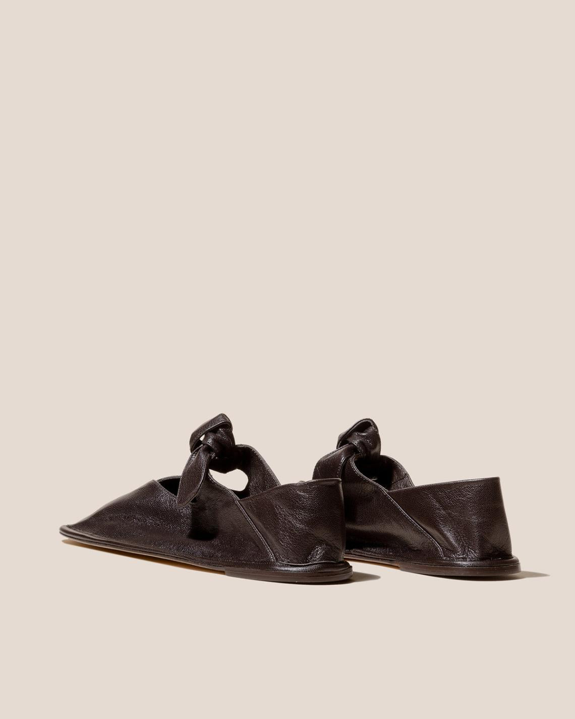 Hereu Soft Shoes | LLASADA SUPPLE SHINY - Front-Knot Pump - Women