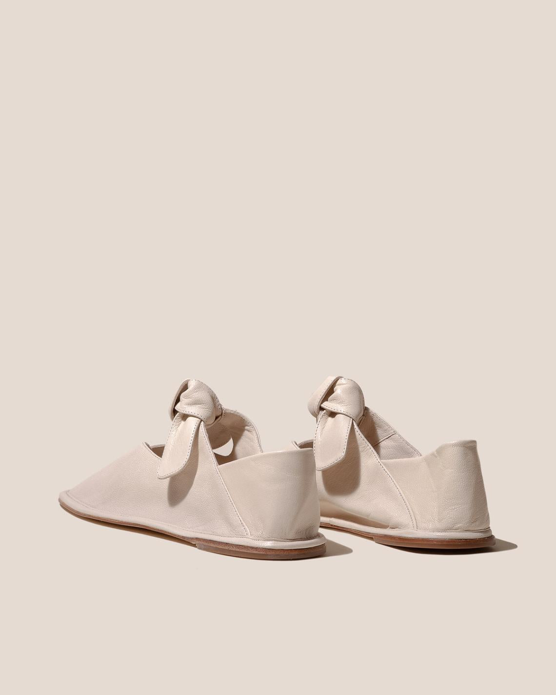 Hereu Soft Shoes | LLASADA SUPPLE SHINY - Front-Knot Pump - Women